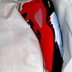 Size 11 Jordan 5 toro with box